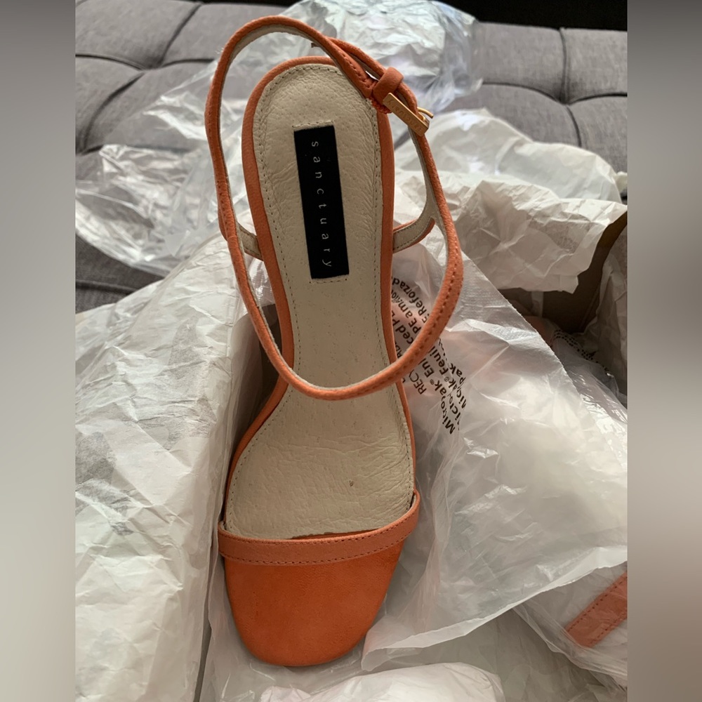 Sanctuary beautiful coral wedge heels 2” hight gently use size 8M - Picture 3 of 9